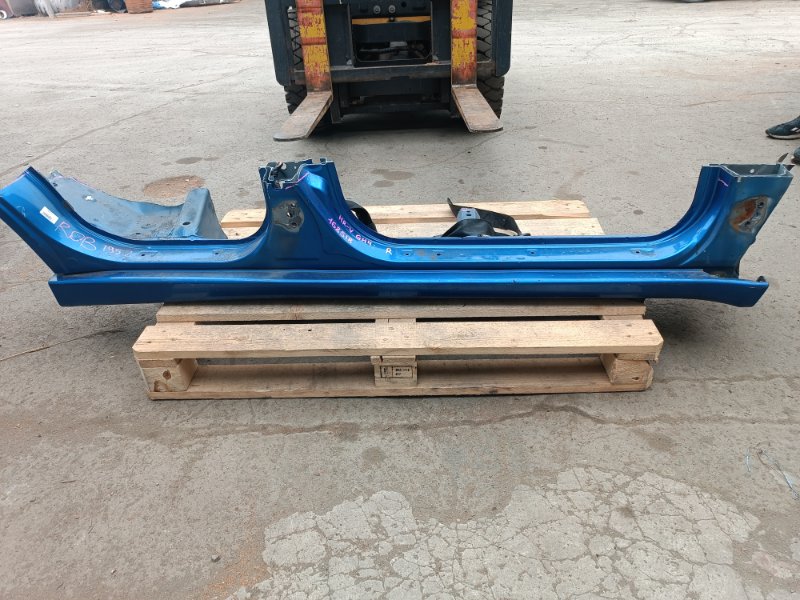 Порог кузова HONDA HR-V GH4 D16A правый (б/у)