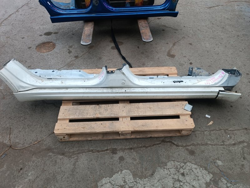 Порог кузова HONDA ODYSSEY RA6 F23A правый (б/у)
