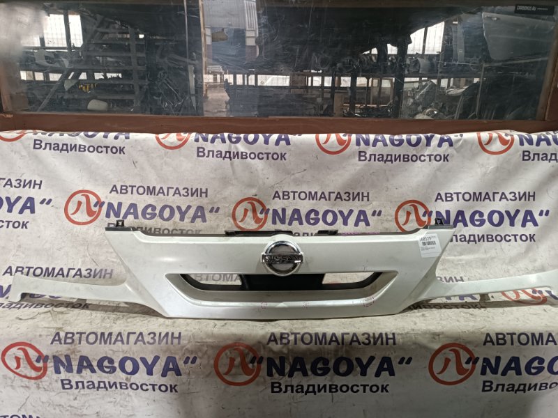 Решетка NISSAN SERENA TNC24 QR20DE передняя 2 MODEL (б/у)