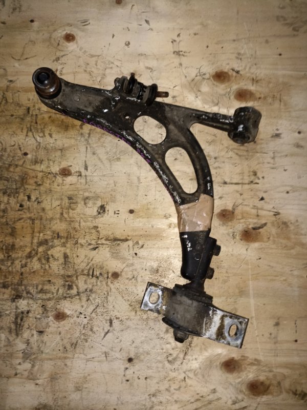 Рычаг нижний SUBARU FORESTER SG5 EJ205 передний левый (б/у)
