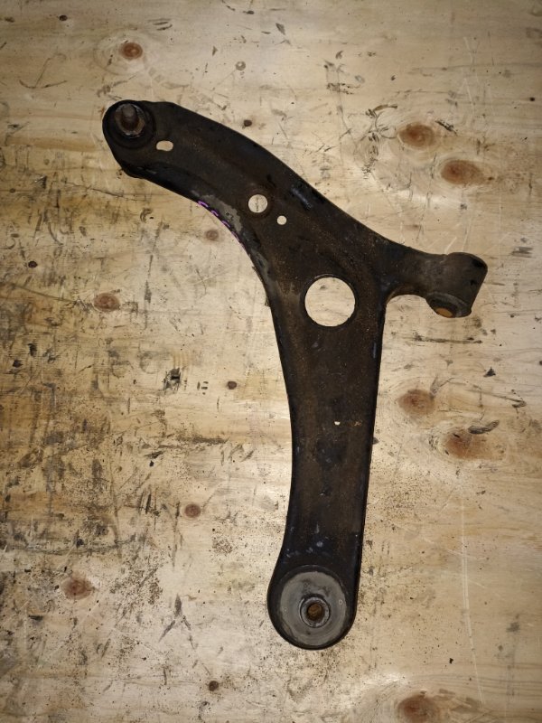 Рычаг нижний TOYOTA PROBOX NCP59 1NZ-FE передний левый (б/у)