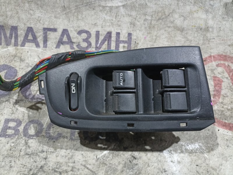 Блок упр. стеклоподьемниками HONDA CIVIC FERIO EK3 D15B передний правый (б/у)