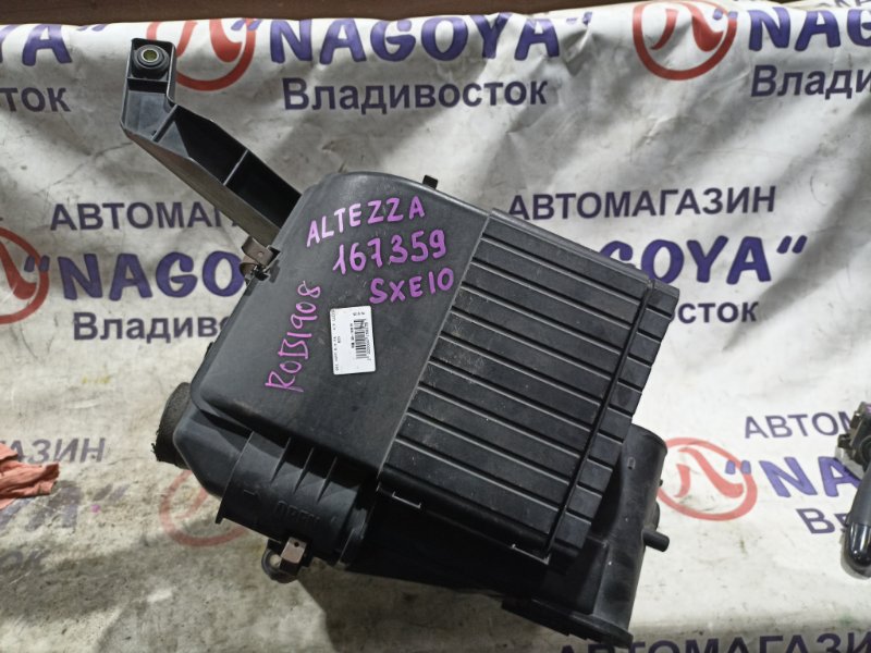 Корпус воздушного фильтра TOYOTA ALTEZZA SXE10 3S-GE (б/у)