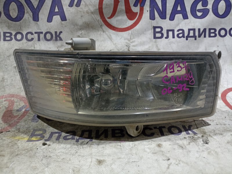 Туманка TOYOTA CAMRY ACV35 2AZ-FE передняя правая 0692 (б/у)