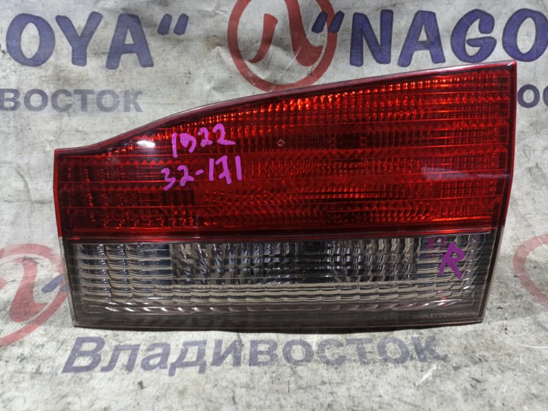 Стоп-вставка TOYOTA VISTA ARDEO ZZV50 1ZZ-FE задняя правая 32171 (б/у)