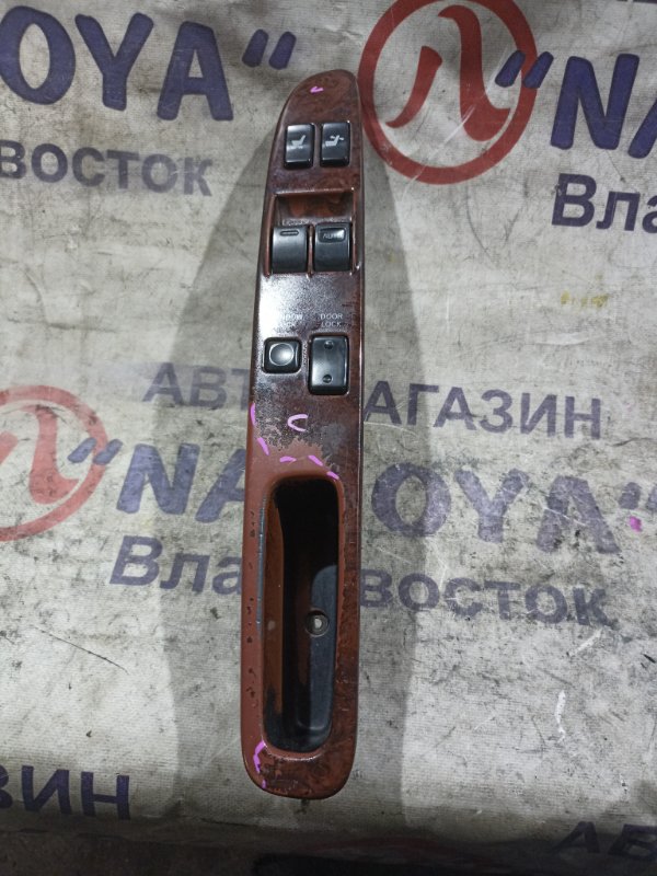 Блок упр. стеклоподьемниками TOYOTA GRANVIA KCH16 1KZ-TE передний правый (б/у)