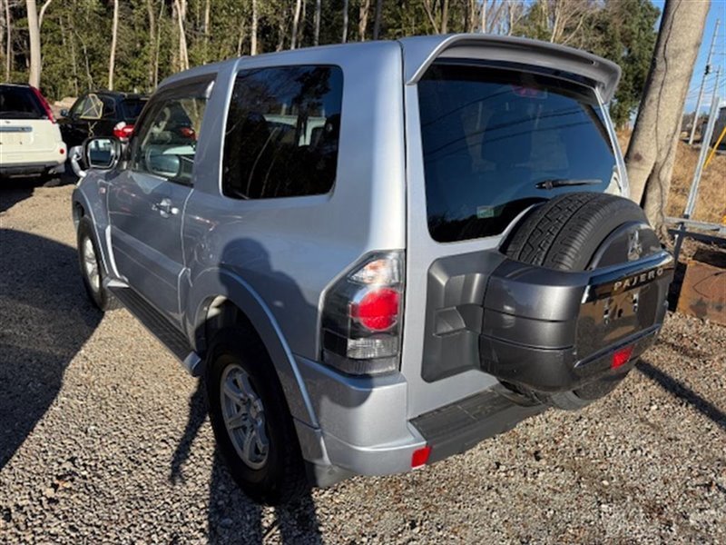 Спойлер MITSUBISHI PAJERO V83W 6G72 задний COLOR A19 (б/у)