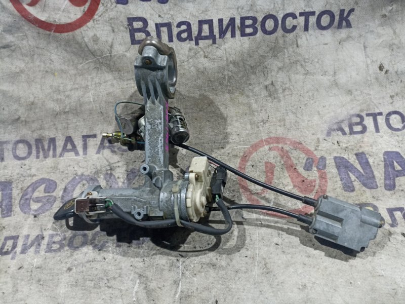 Замок зажигания TOYOTA GRANVIA KCH16 1KZ-TE (б/у)