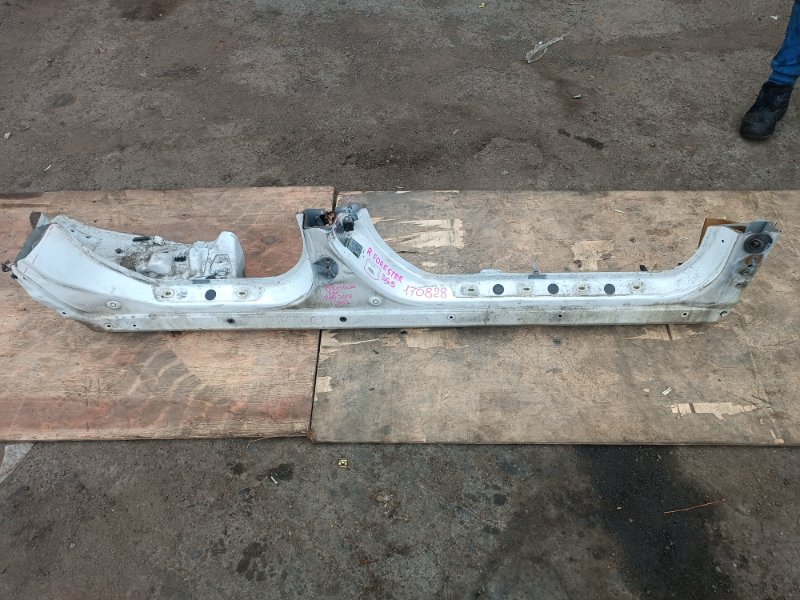Порог кузова SUBARU FORESTER SG5 EJ205 правый (б/у)