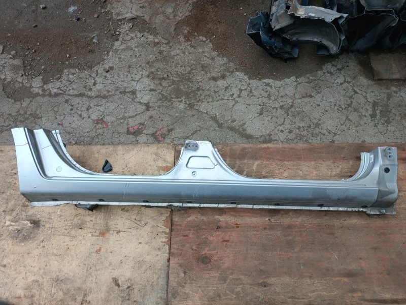 Порог кузова TOYOTA PROBOX NCP50 1NZ-FE правый (б/у)