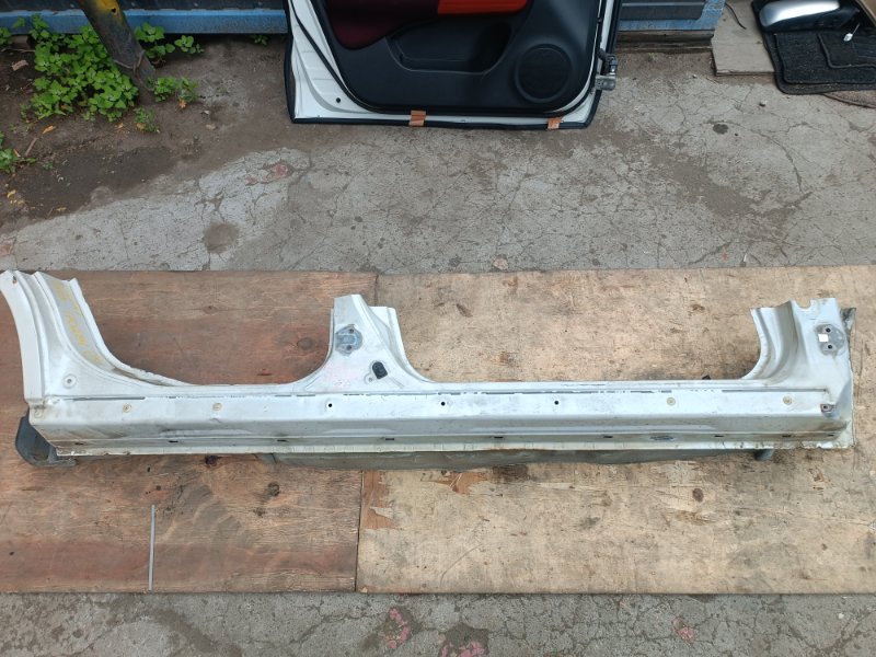 Порог кузова MITSUBISHI GALANT EA1A 4G94 правый (б/у)