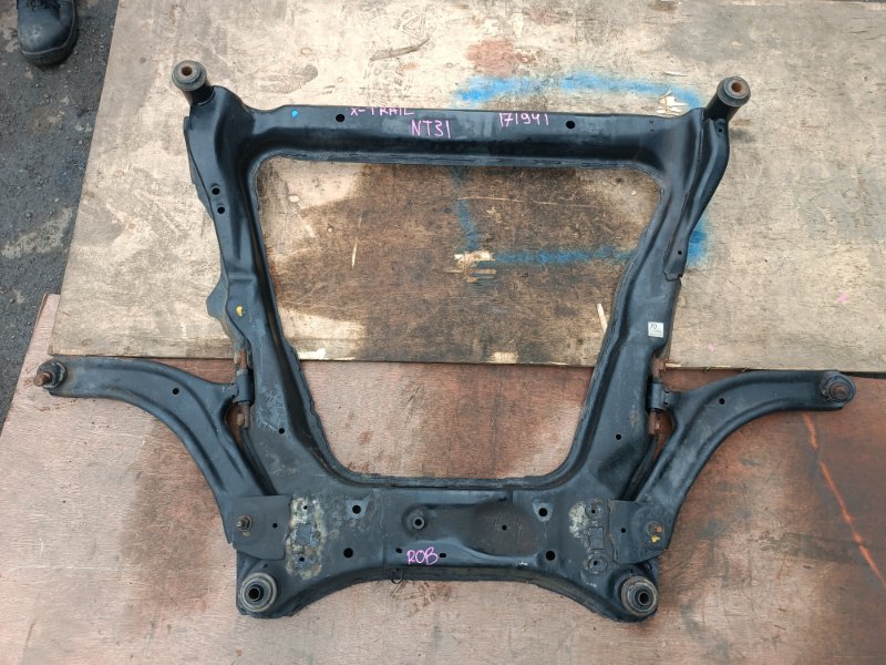Балка под двс NISSAN X-TRAIL NT31 MR20DE (б/у)