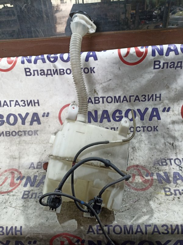 Бачок стеклоомывателя TOYOTA HARRIER MCU35 1MZ-FE (б/у)