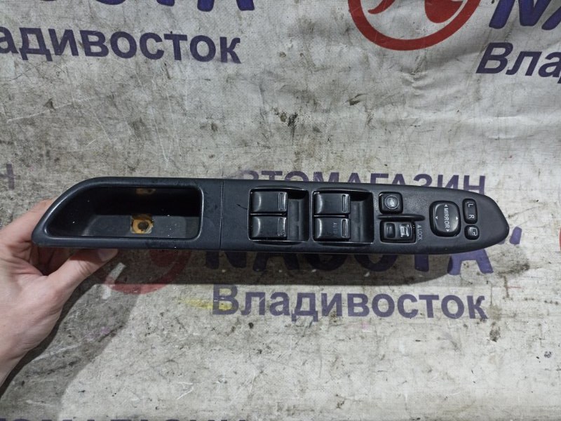 Блок упр. стеклоподьемниками SUBARU FORESTER SG5 EJ205 передний правый 1 MODEL (б/у)