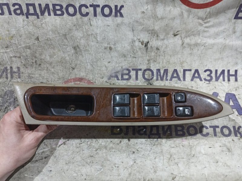 Блок упр. стеклоподьемниками NISSAN PRESAGE NU30 KA24DE передний правый (б/у)