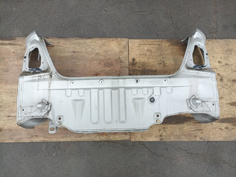 Rear cut TOYOTA PREMIO ZZT240 1ZZ-FE задний COLOR 1C0 (б/у)