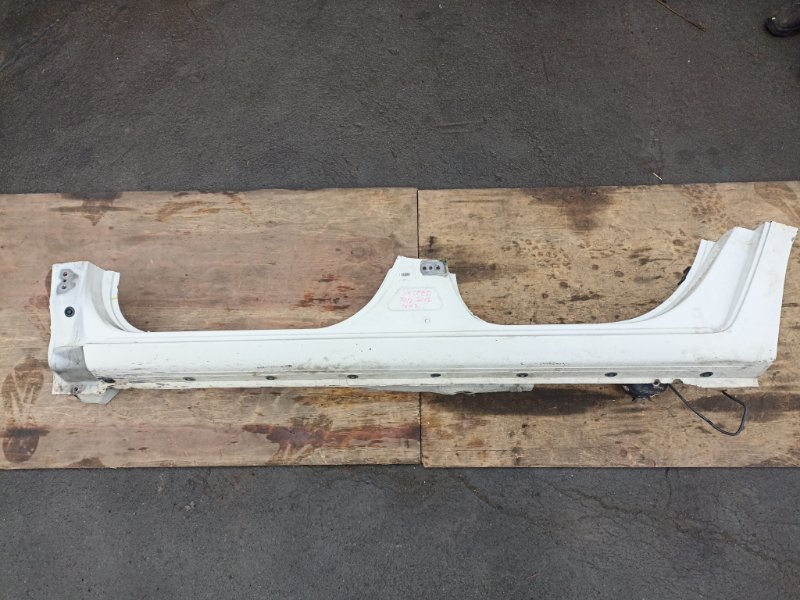 Порог кузова TOYOTA SUCCEED NCP51 1NZ-FE левый (б/у)