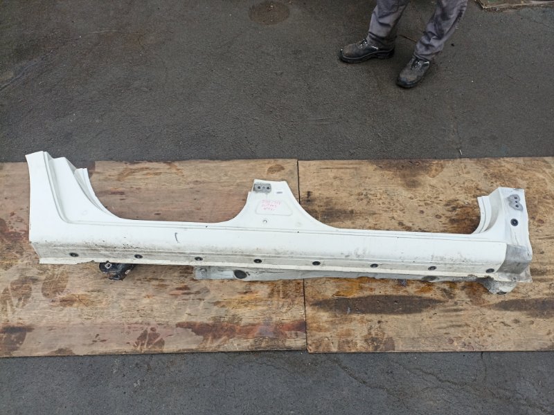 Порог кузова TOYOTA SUCCEED NCP51 1NZ-FE правый (б/у)