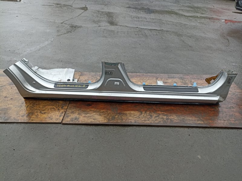 Порог кузова TOYOTA ALLION ZRT260 2ZR-FE правый (б/у)