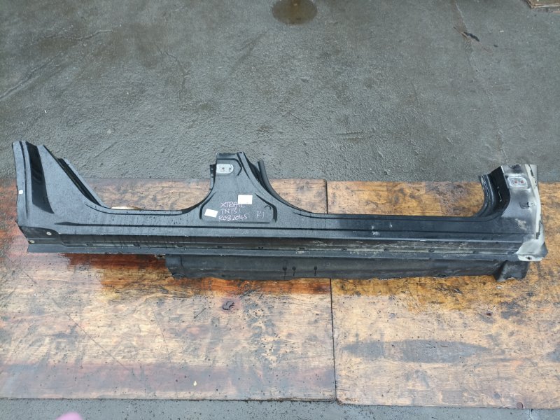Порог кузова NISSAN X-TRAIL TNT31 QR25DE правый (б/у)