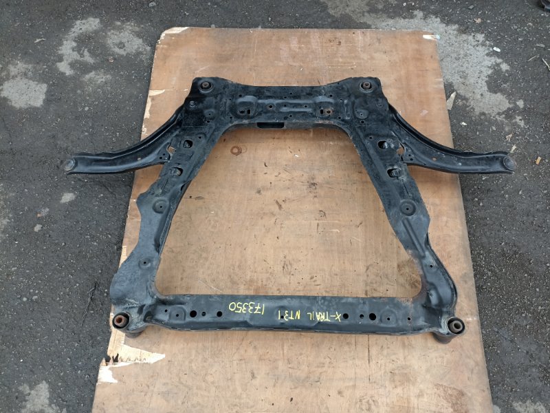 Балка под двс NISSAN X-TRAIL NT31 MR20DE (б/у)