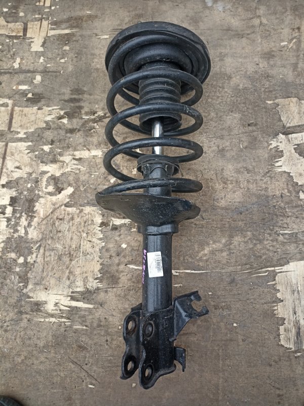 Стойка NISSAN RNESSA N30 SR20DE передняя правая (б/у)