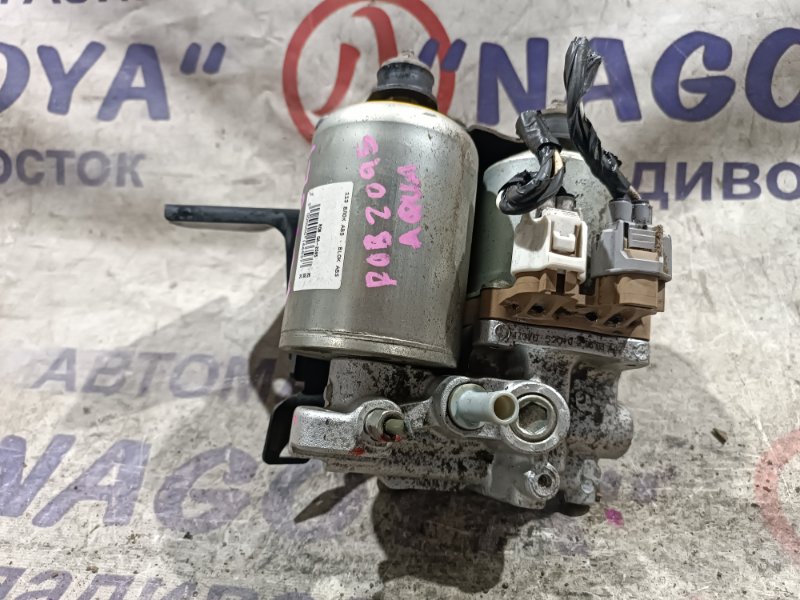 Блок abs TOYOTA AQUA NHP10 1NZ-FXE (б/у)