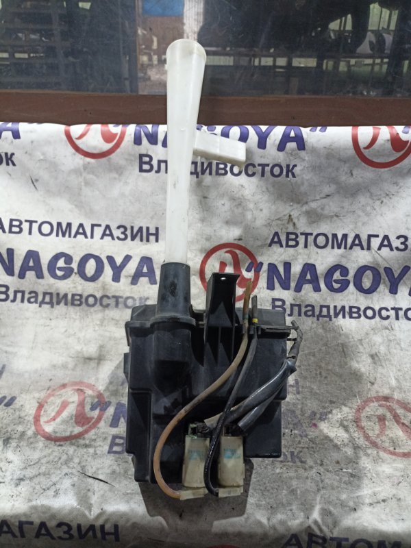 Бачок стеклоомывателя NISSAN RNESSA N30 SR20DE (б/у)