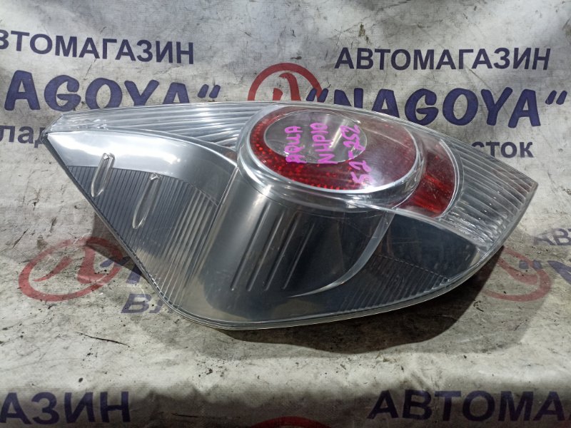 Стоп-сигнал TOYOTA AQUA NHP10 1NZ-FXE задний левый 52252 (б/у)
