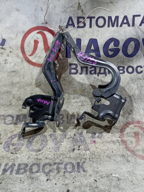 Петли капота TOYOTA AQUA NHP10 1NZ-FXE передние PARA (б/у)