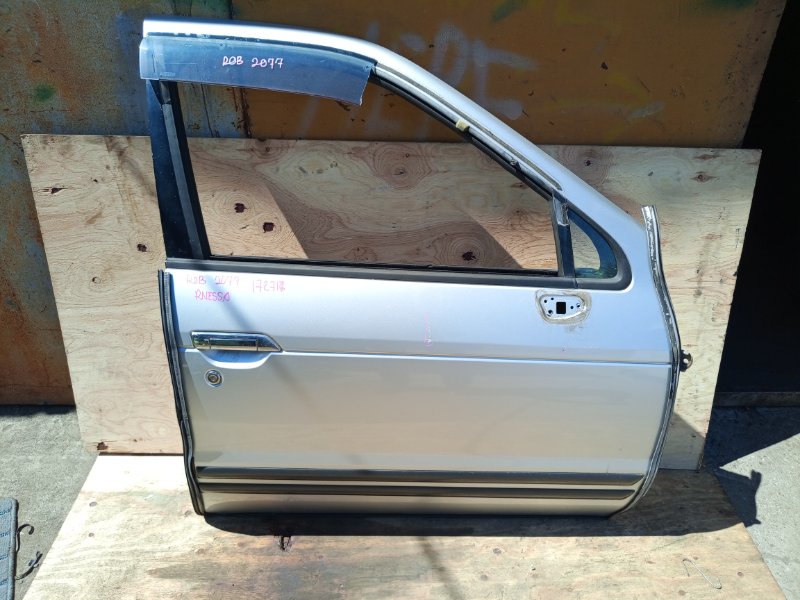 Дверь NISSAN RNESSA PNN30 KA24DE передняя правая COLOR KL0 (б/у)