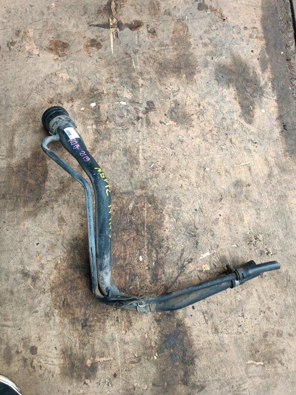 Горловина топливного бака TOYOTA PLATZ NCP12 1NZ-FE (б/у)