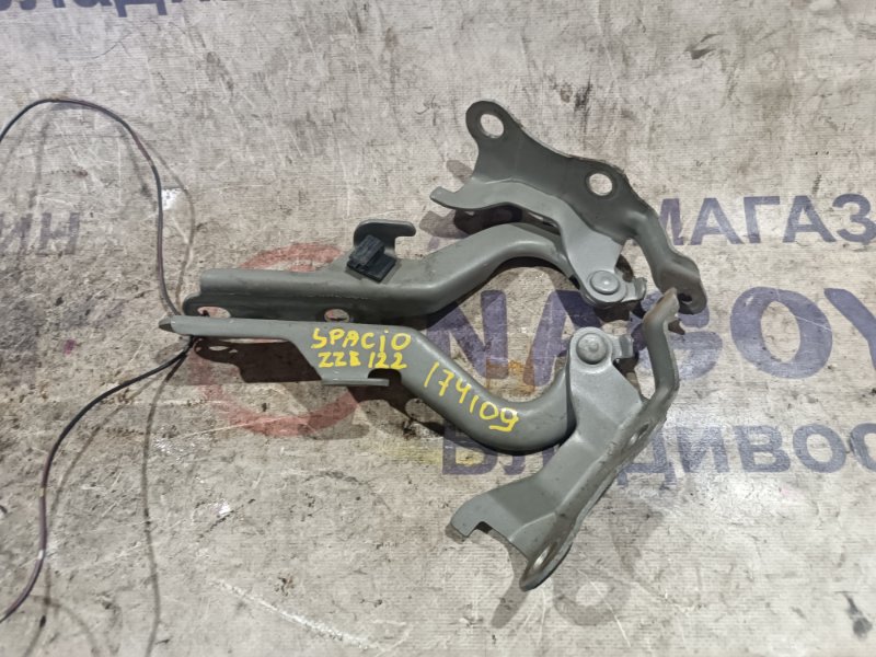 Петли капота TOYOTA COROLLA SPACIO ZZE122 1ZZ-FE передние PARA (б/у)