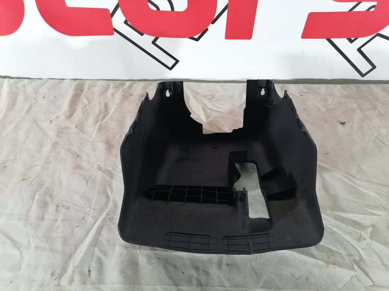 Кожух рулевой колонки CT200H 1
