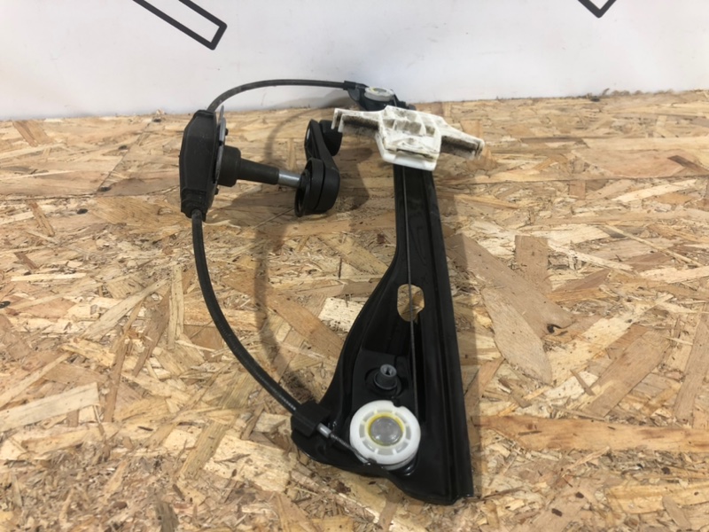 Стеклоподъемник задний правый Skoda Fabia 2 Стеклоподъемник задний правый Skoda Fabia 2