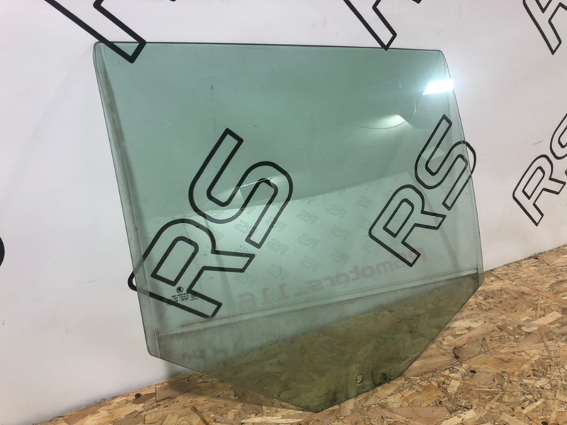 Стекло двери заднее правое Fabia 2 Стекло двери заднее правое Fabia 2
