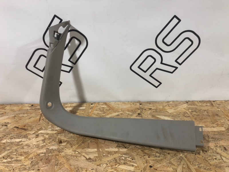 Накладка крышки багажника левая Opel Astra J HB 13261740 контрактная