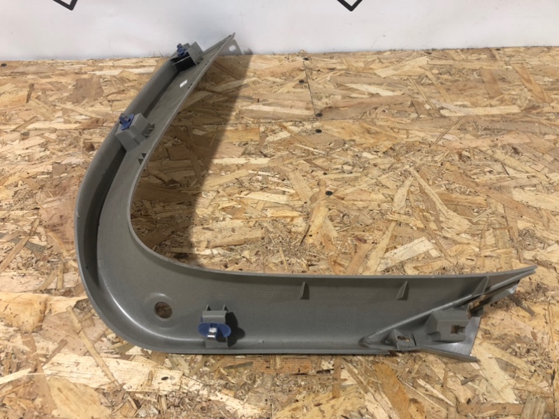 Накладка крышки багажника левая Astra J HB
