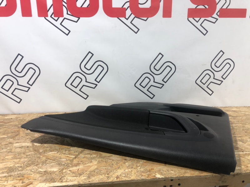 Обшивка двери задняя правая Fabia 2
