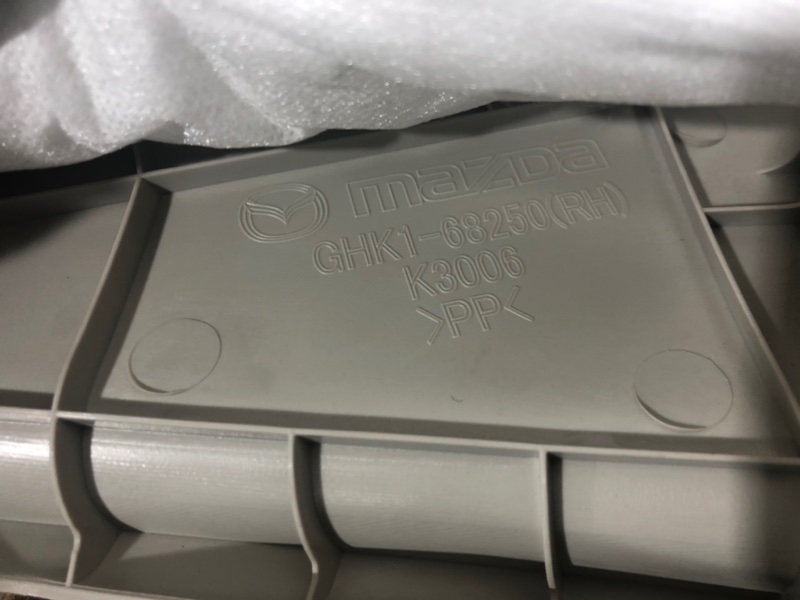 Обшивка стойки кузова задняя правая 6 GJ