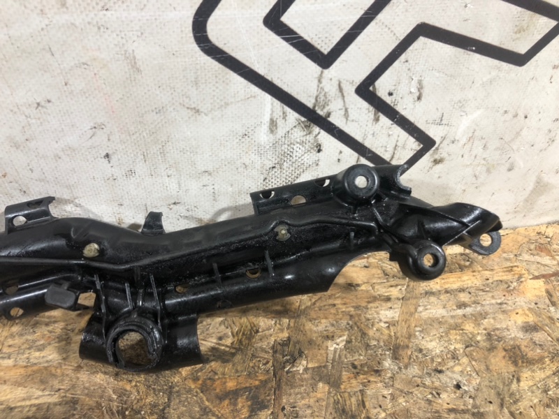 Кронштейн Volkswagen Touareg 2 CRCA Кронштейн Volkswagen Touareg 2 CRCA