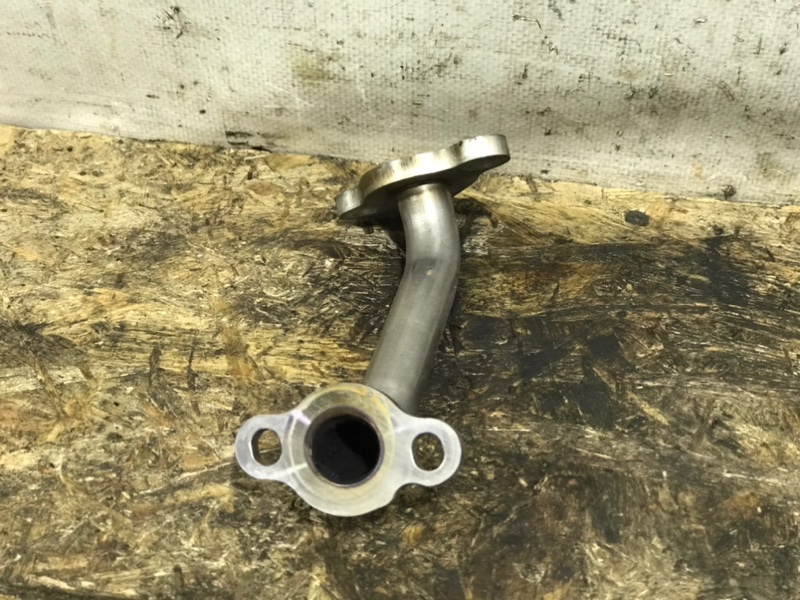 Трубка EGR CT200H 1 2ZRFXE Трубка EGR CT200H 1 2ZRFXE