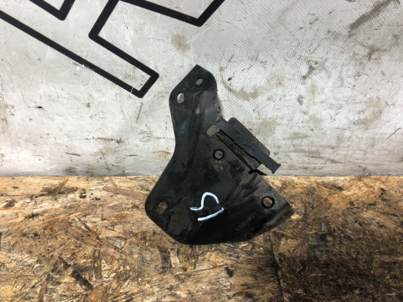 Запчасть кронштейн Mazda CX-5 1 SHVPTS KD62B21 контрактная Кронштейн Mazda CX-5 1 SHVPTS KD62B21 контрактная