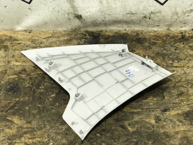 Обшивка стойки кузова правая Fabia 2