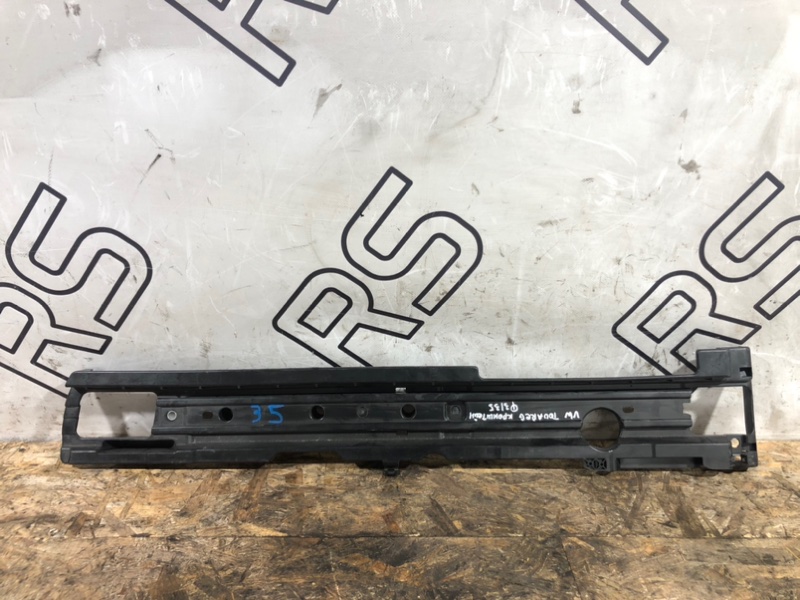 Кронштейн левый Volkswagen Touareg 2 7P0863599 контрактная