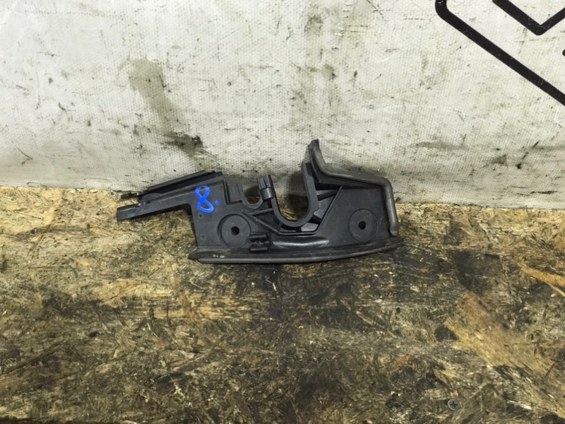 Запчасть кронштейн BMW 3-series F30 8621100 контрактная Кронштейн BMW 3-series F30 8621100 контрактная