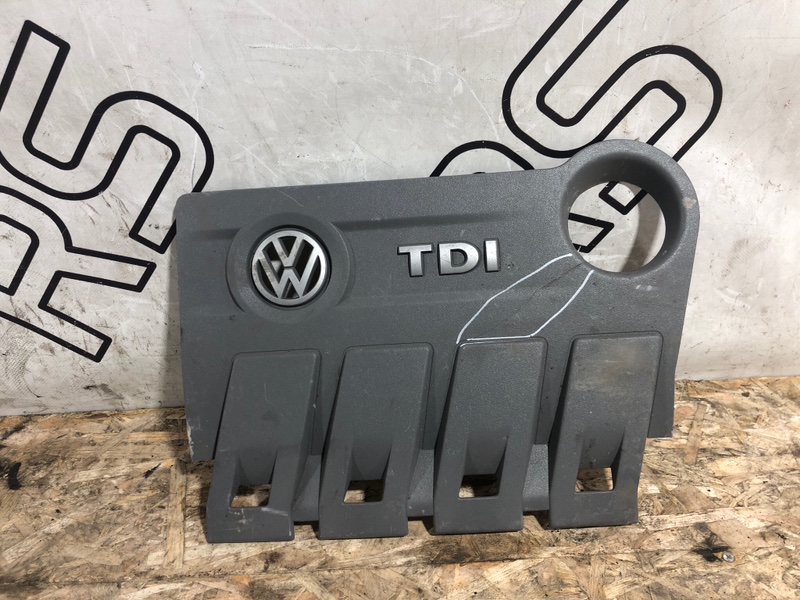 Запчасть декоративная крышка двигателя Volkswagen Tiguan 1 CFFB 03L103925R контрактная Декоративная крышка двигателя Volkswagen Tiguan 1 CFFB 03L103925R контрактная