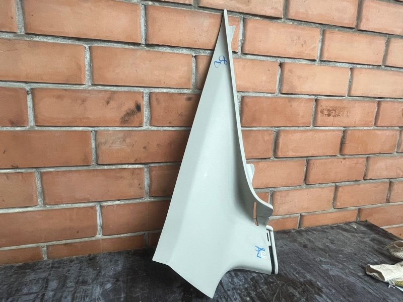 Обшивка стойки кузова задняя правая 6 2014 GJ Обшивка стойки кузова задняя правая 6 2014 GJ