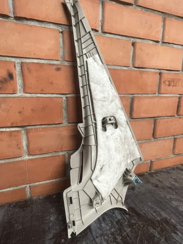 Обшивка стойки кузова задняя правая 6 2014 GJ Обшивка стойки кузова задняя правая 6 2014 GJ