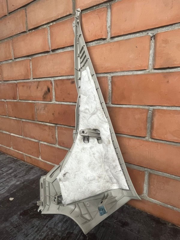 Обшивка стойки кузова задняя правая 6 2014 GJ Обшивка стойки кузова задняя правая 6 2014 GJ